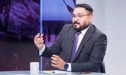 "الإعلام والعنف/ قراءة في المعالجة التلفزيونية لقضايا الاعتداء على المعلمين" للكاتب والإعلامي كريم السيد.